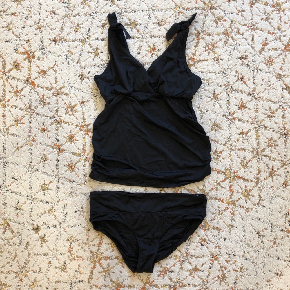 A Pea in the Pod maternity tankini